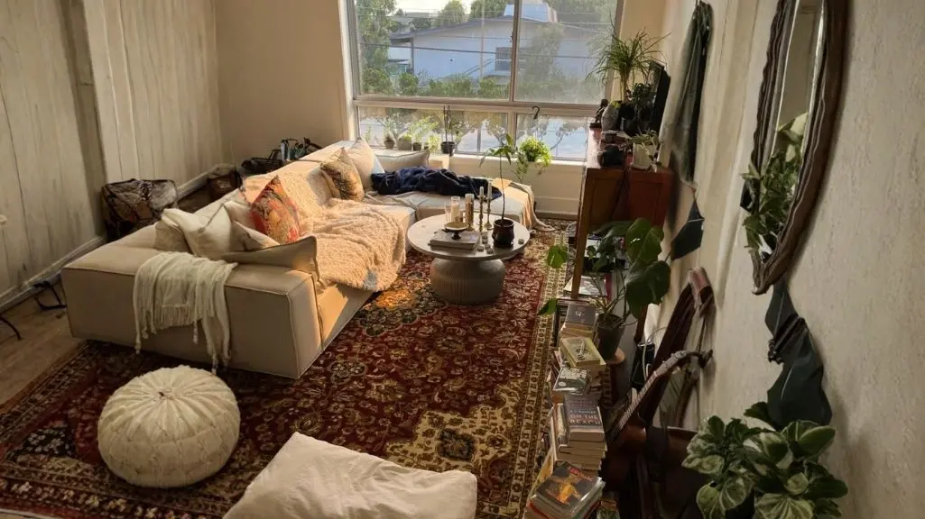 too much decor but little style